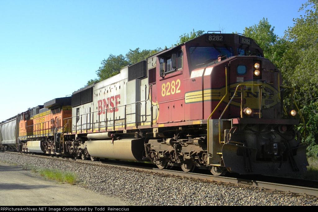 BNSF 8282